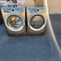 Electrolux Front Load Washer Gas Dryer 