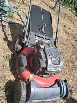 Good working lawn mower Briggs & Stratton