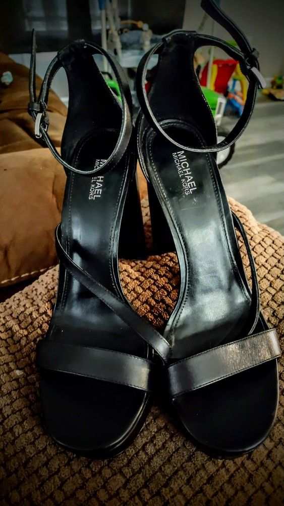 Michael Kors Margot Platform 8M