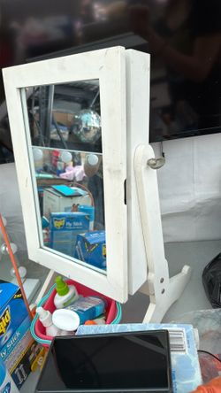 Vanity mirror