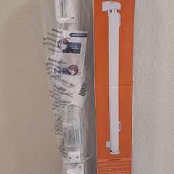 Brand New Dearlomum Retractable Baby Or Pet Safety Gate  - White
