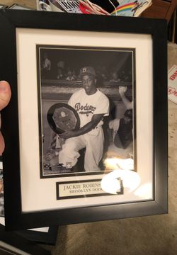 Jackie Robinson picture