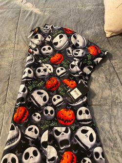 Scrub top size large NWT