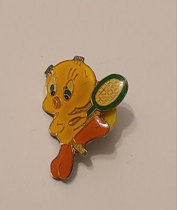 Tweety Bird Playing Tennis Looney Tunes 1980s Retro Vintage Pin Pinback