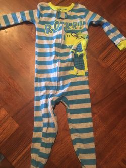 Footed pajamas 18months .. fits more like 12 months
