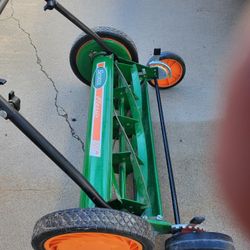 Scotts Classic 20 manual push mower.