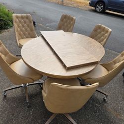 Chromecast 6 Chairs With Table