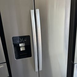 Whirlpool Fridge Good Condiction 