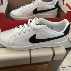 Nike Men’s Shoes Size 9 1/2 BRAND NEW 