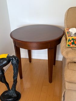 Ethan Allen Round End Table