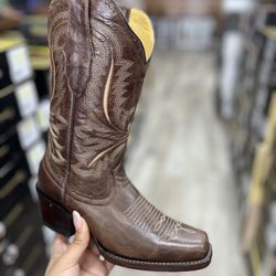 womens western boots 