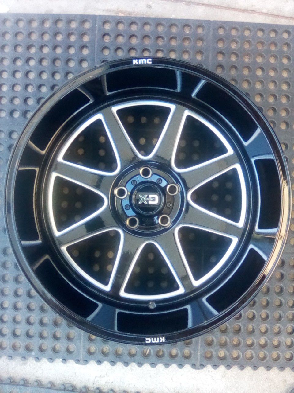 KMC XD 5 Lug Gloss Black 20" Wheel Rim