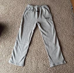 Essentials Fear of God Dark Oatmeal pants uncuffed