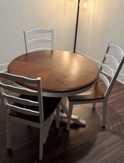 Safavieh Round Dining Table with 3 Chairs