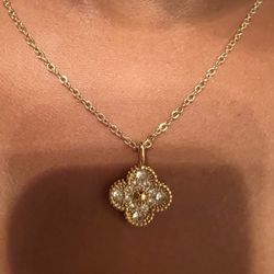 Vintage clover alhambra necklace 