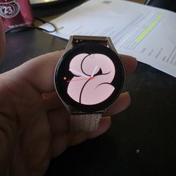 Samsung Galaxy Watch 4 Rose Gold