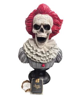 Spooky Night Pennywise LED Lighted Skull Bust Halloween Decor