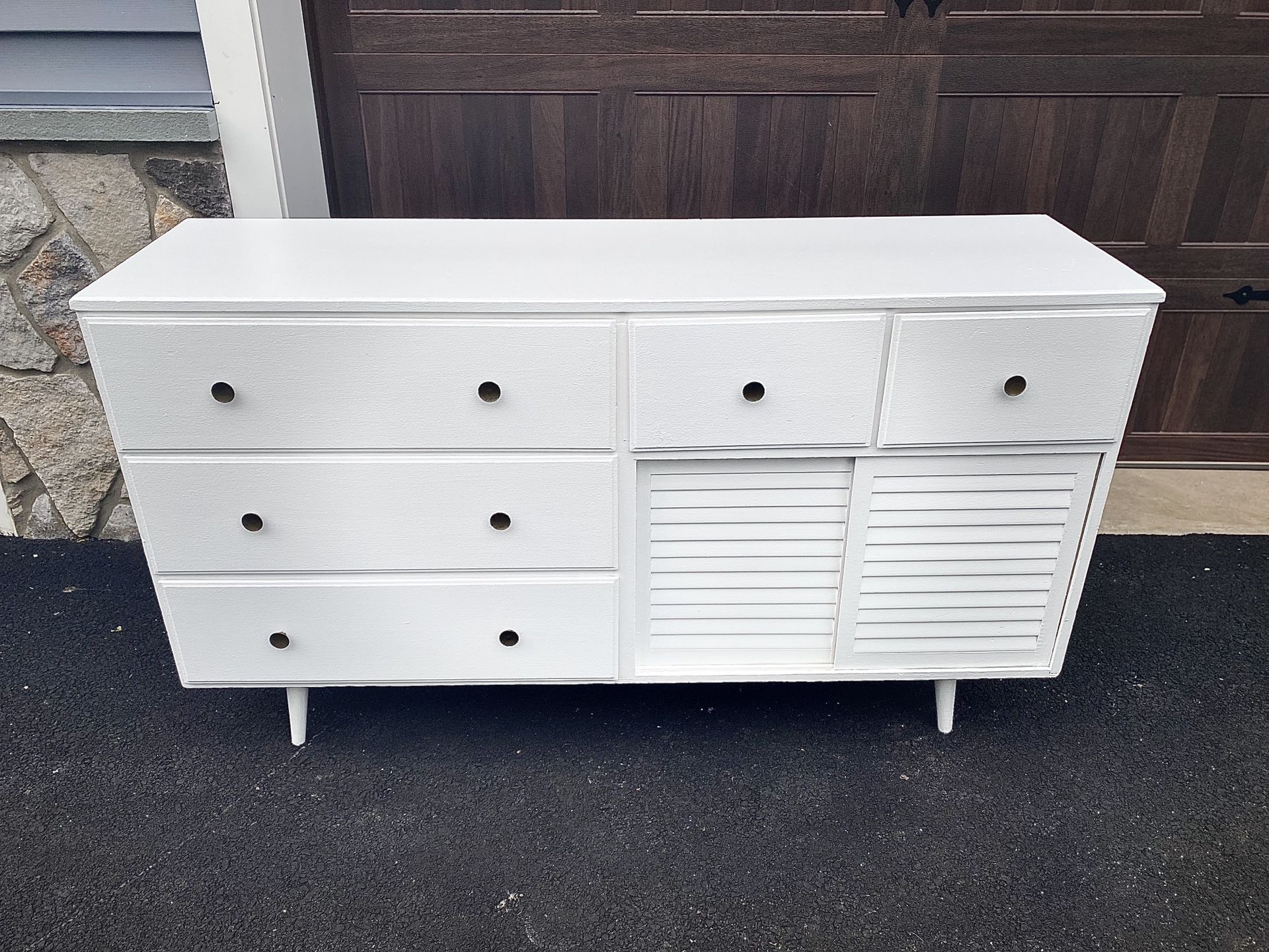 Dresser / server table for bedroom, kitchen, or bar area! FRESH painted & NEW knobs! YOU CAN PICK UP TODAY!