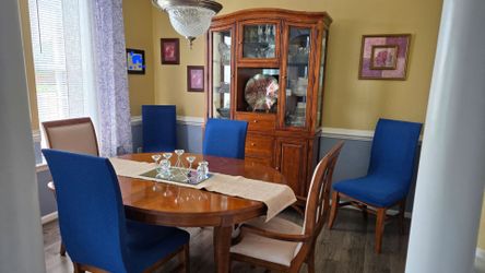 Dining Room Table and Chairs