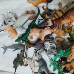 Dinosaur Plastic Figures 