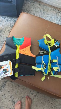 Kids Hyperlite Life Vests