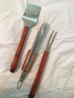 Wooden Handle 3 Pc Grilling  Set