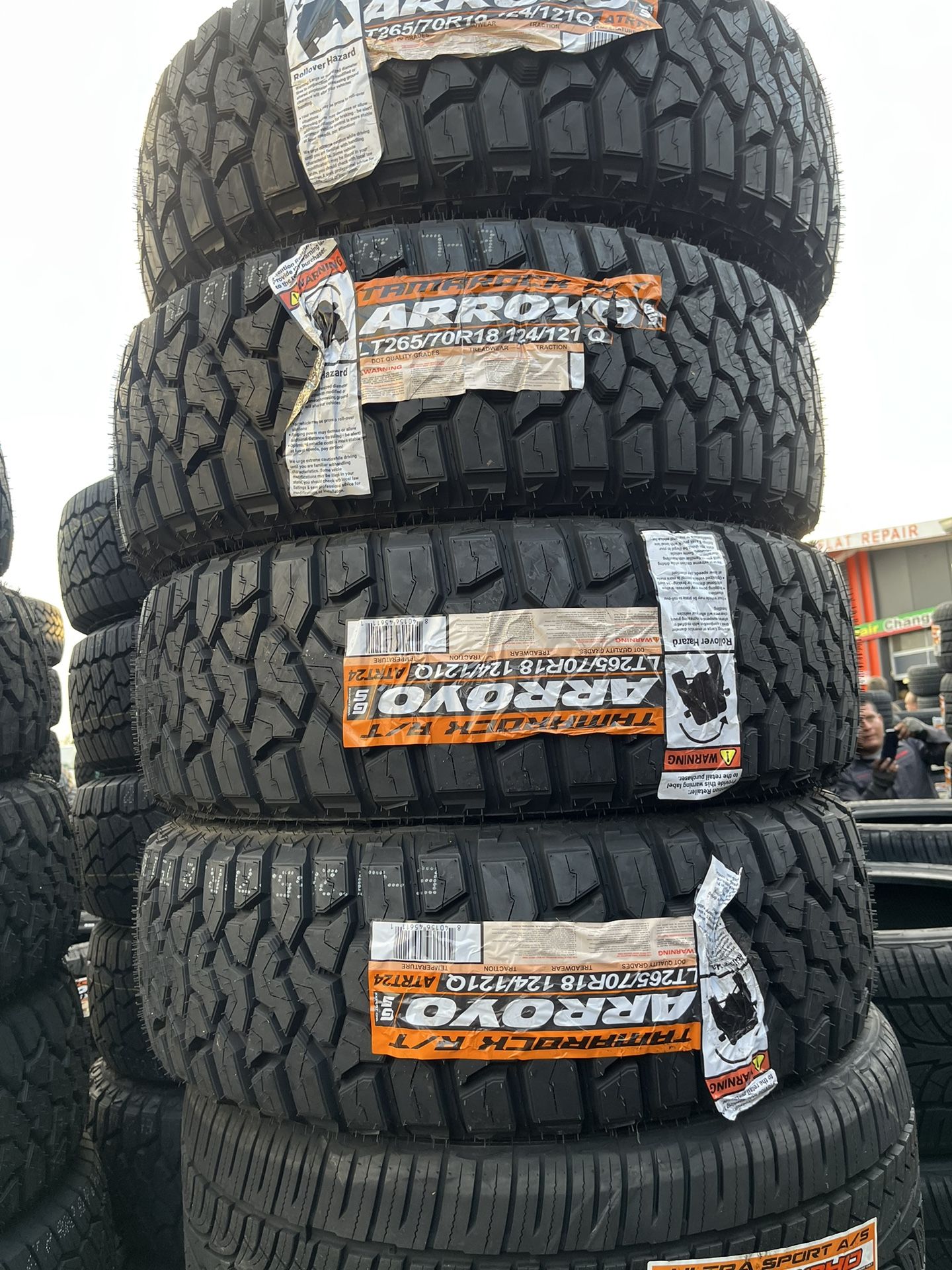 Vendo 265/70/R18 LT ARROYO RT POR $640