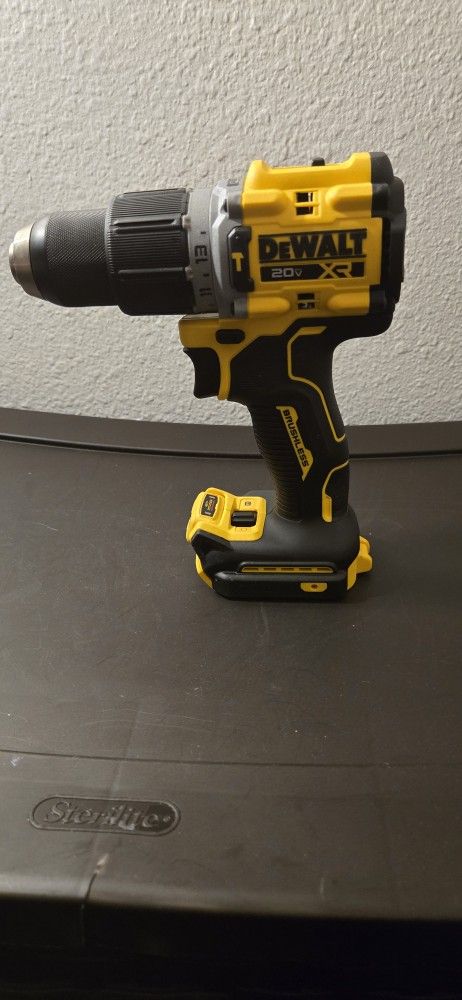 20v XR Dwalt 1/2 in. Hammer Drill