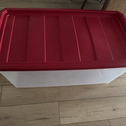 200qt Latching Storage Container