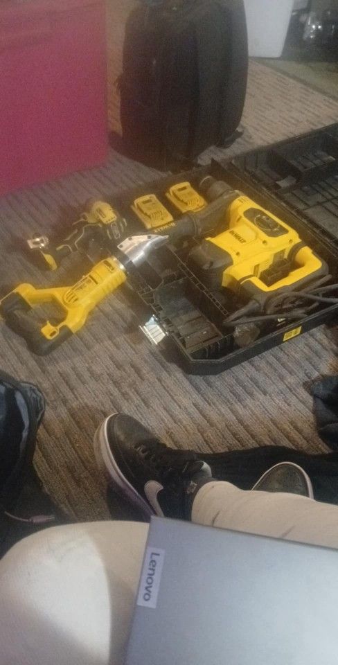 Dewalt TOOLS