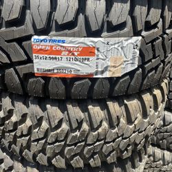 Toyo R/T 35x12.5r17 ( Set Of 4 ) 