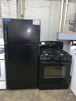 2pc package deal: Gas range & new scratch & dent top freezer fridge