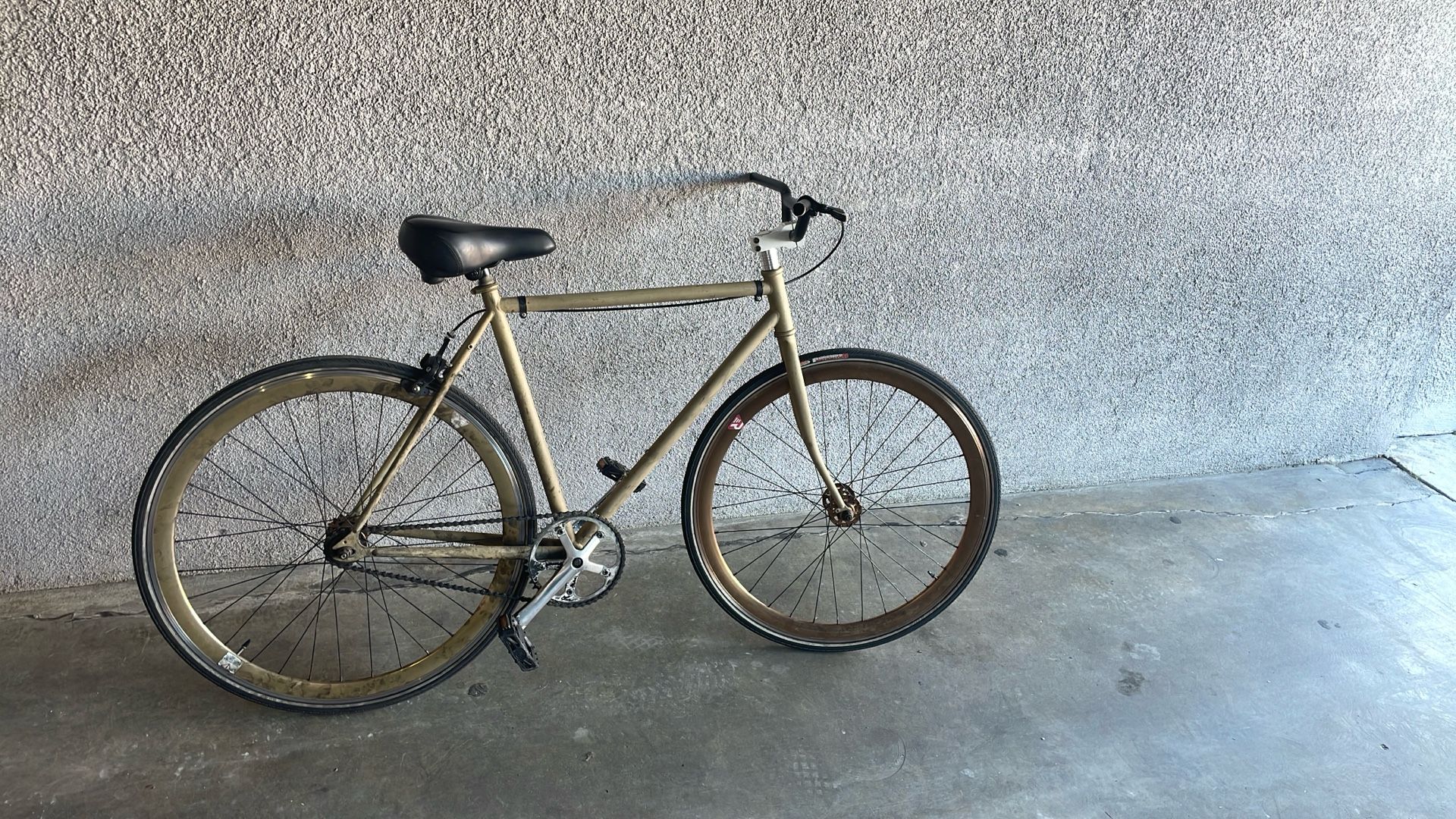 FIXED GEAR BIKE