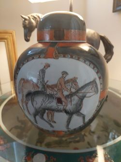 CHINESE PORCELAIN MATCHING SET