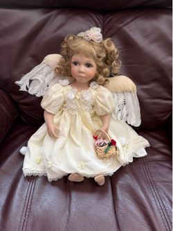 Vintage Geppeddo porcelain doll. See description for more details