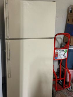 Top-Freezer Refrigerator White