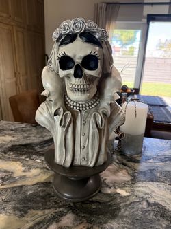 Halloween Victorian Skeleton Bride on Pedestal