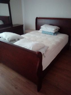 Queen Solid Wood Sleigh Bed and Dresser with mirror