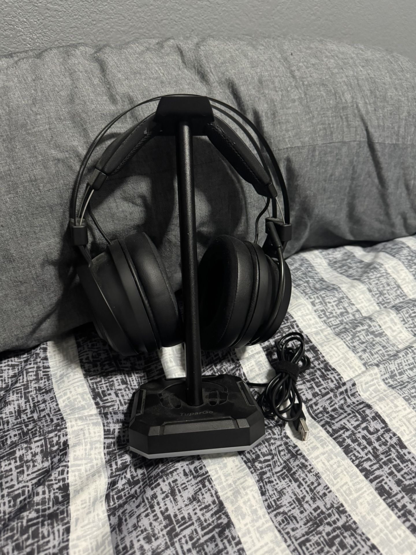 Razer Nari Essential Gaming Headset (With RGB Headphone Stand)- Black