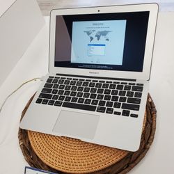 Apple MacBook Air 2017 Laptop 