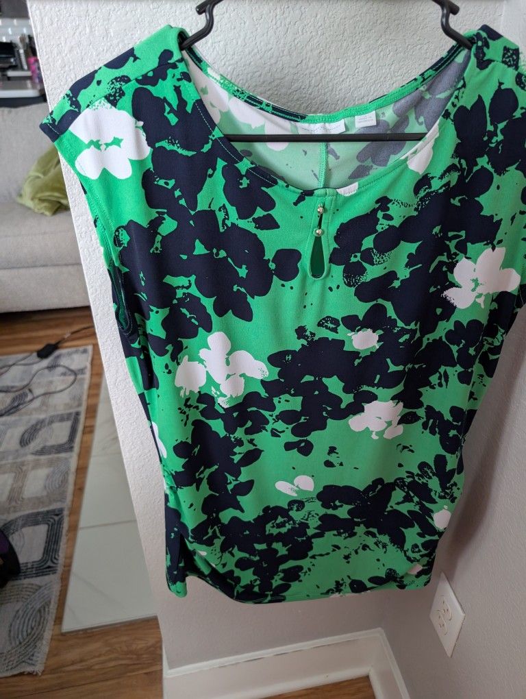 New York & Co Top Size M