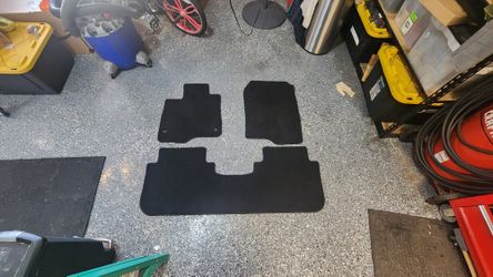 2024 Honda CRV Carpet Floormats. Like New