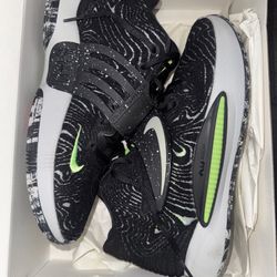 KD 14 Glow In The Dark