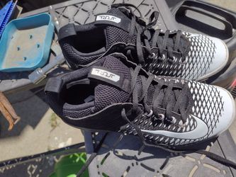 Size 6 Kids Nike Baseball Cleats