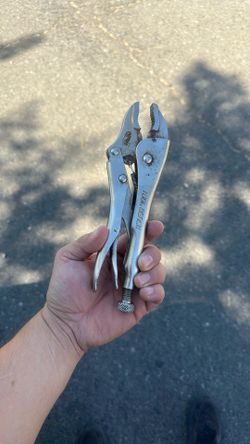 Pliers