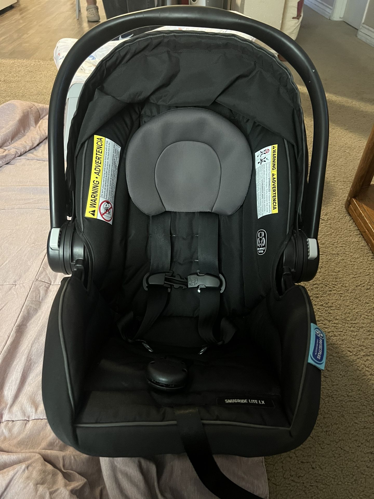 Graco car seat and click on base