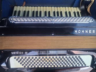 Hohner verdi iii  piano accordion