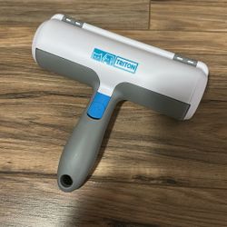 Triton Pet Hair Remover w/Fur Trapping Compartment