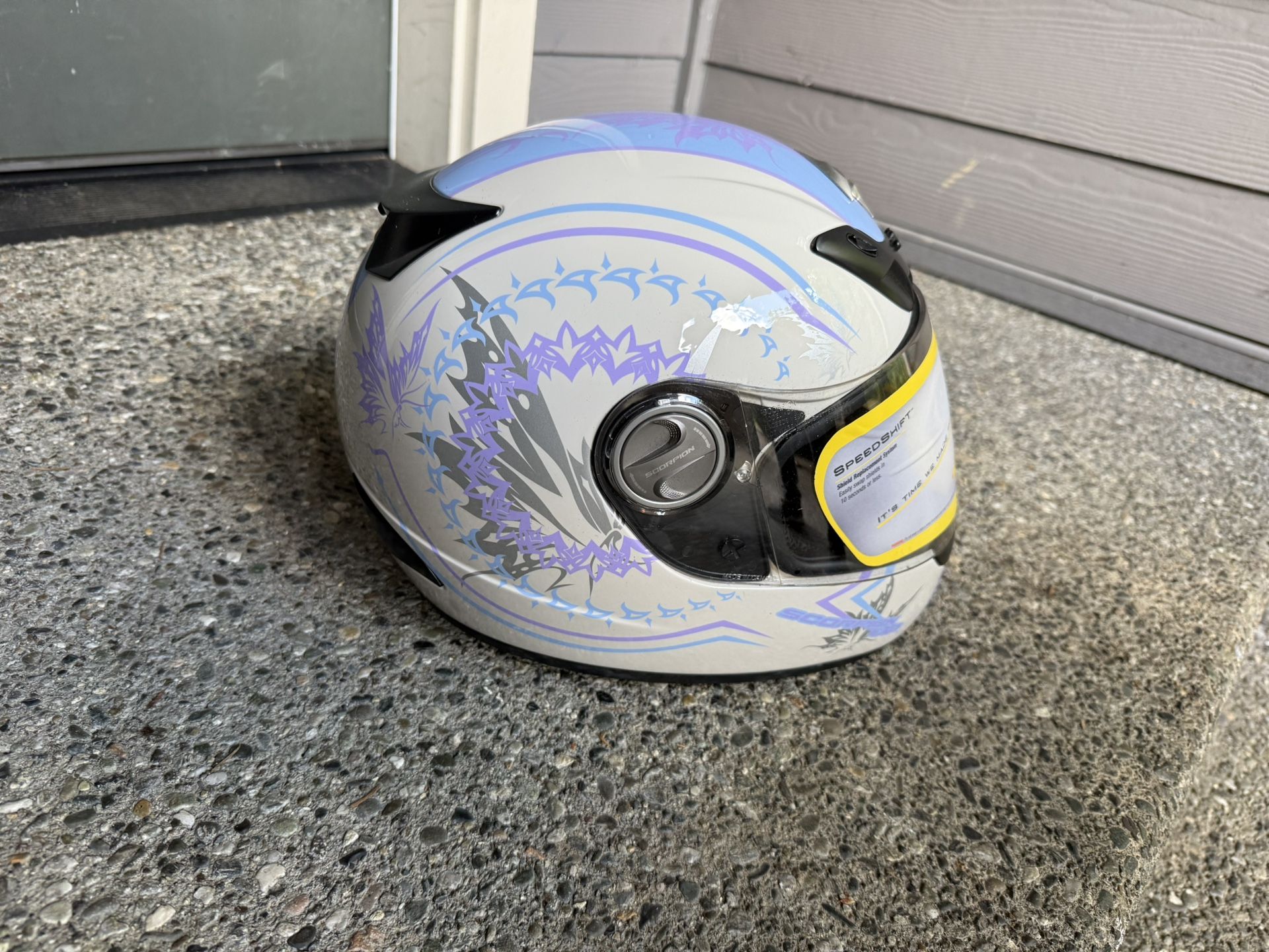 Women’s Motorcycle Helmet