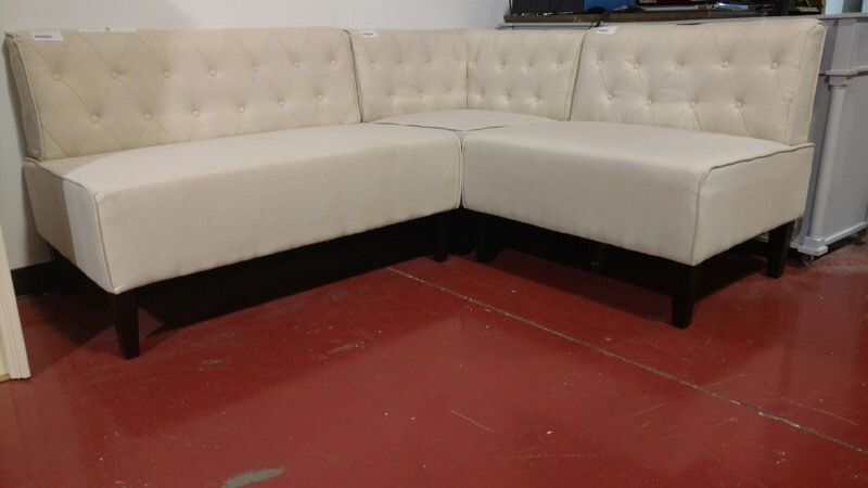 HDC NEW Easton Breakfast Nook